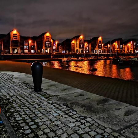 Base Serviced Apartments - The Docks Ливърпул Екстериор снимка