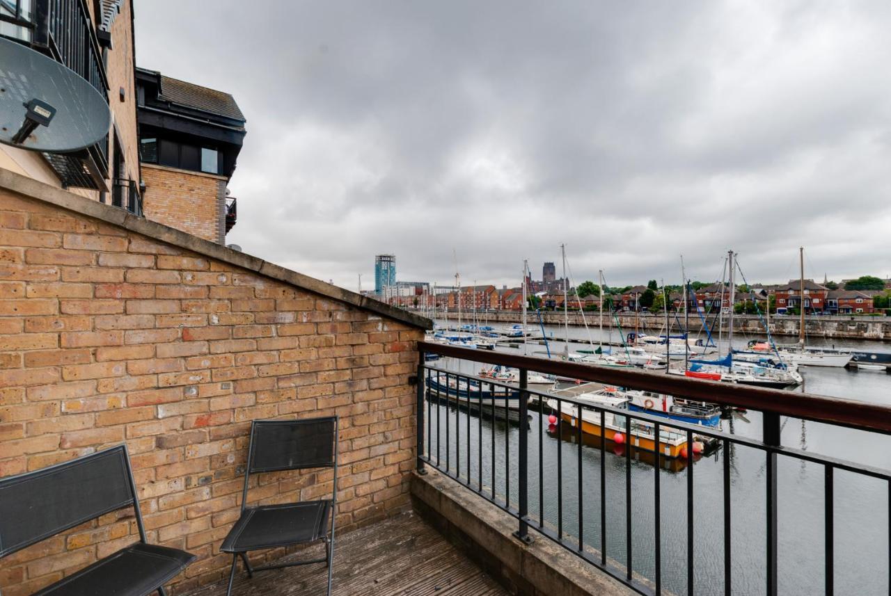 Base Serviced Apartments - The Docks Ливърпул Екстериор снимка